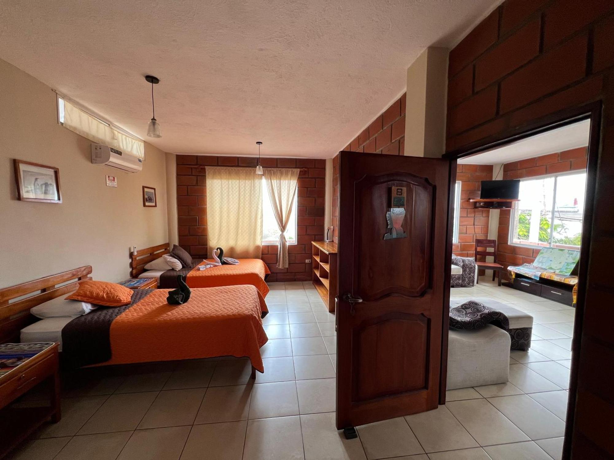 Hostal Cattleya Puerto Baquerizo Moreno Exterior foto